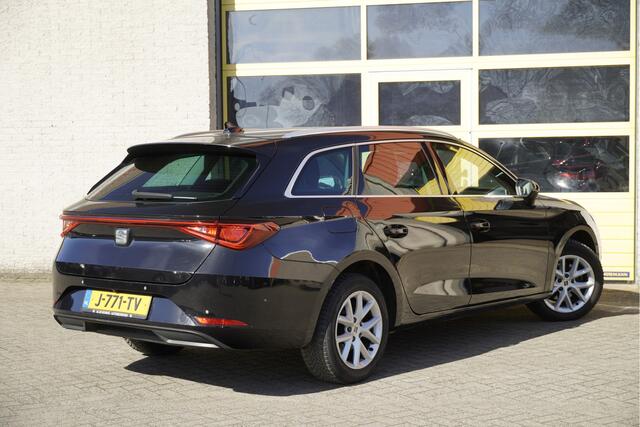 Seat LEON Sportstourer 1.5 TSI Style Launch Edition BJ2020 Lmv 16" | Led V+A | Pdc | Elek. trekhaak | Achteruitrijcamera | App-Connect | Navi | Virtual cockpit | Climate control | Cruise control | Extra getint glas
