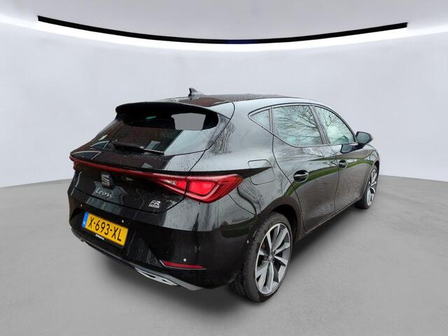 Seat LEON 1.4 TSI eHybrid PHEV FR / AUTOMAAT/ PANODAK/ NAVI/ DIGITAL DASH/ CLIMA/ MEMORY SEAT/ PARK. SENSOREN + CAMERA/ ALCANTARA