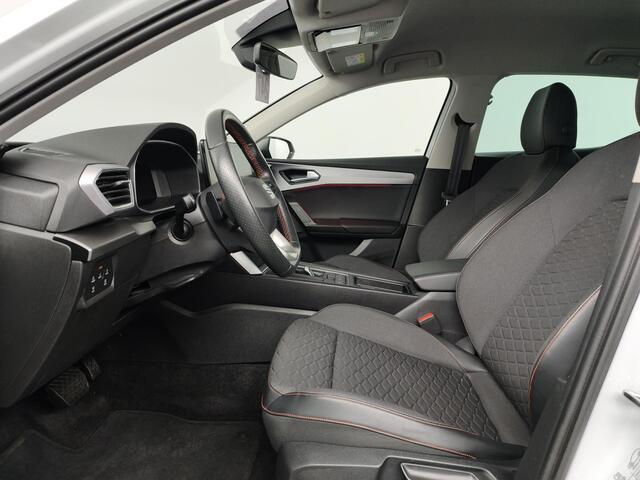 Seat LEON 1.4 TSI eHybrid PHEV FR Business Intense | Stoel en stuurverwarming | Parkeersensoren voor en achter |