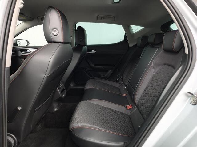 Seat LEON 1.4 TSI eHybrid PHEV FR Business Intense | Stoel en stuurverwarming | Parkeersensoren voor en achter |