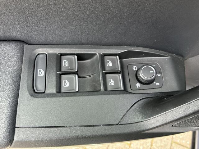 Seat LEON Sportstourer 1.5 TSI e-Hybrid 204pk DSG FR Business · Camera · Matrix LED · Inklap. Trekhaak · Side Assist · Stuur- & Stoelverwarming · Parkeerassistent · Garantie t/m 18-06-2029 of 100.000km