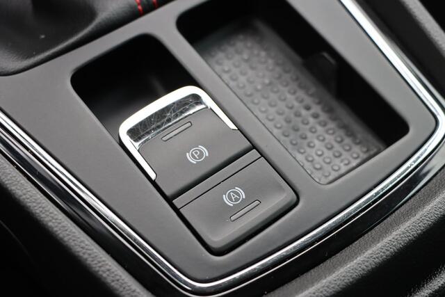 Seat LEON ST 1.5 TSI FR Business Intense | Trekhaak | ACC | Stoelverwarming | Camera