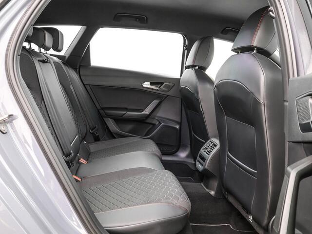 Seat LEON Sportstourer 1.5 TSI e-Hybrid 204pk DSG FR Business · Camera · Matrix LED · Inklap. Trekhaak · Side Assist · Stuur- & Stoelverwarming · Parkeerassistent · Garantie t/m 18-06-2029 of 100.000km