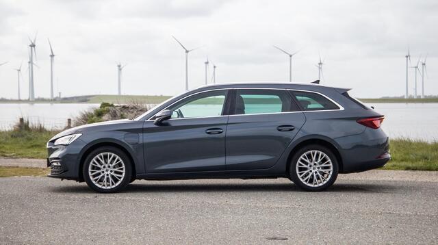 Seat LEON Sportstourer 1.4 TSI eHybrid PHEV FR Business Intense EXCELLENCE / CARPLAY / AIRCO / CAMERA / DEALER ONDERHOUDEN