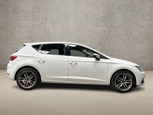 Seat LEON 1.0 TSI Intense Sport (APPLE CARPLAY, NAVIGATIE, CLIMATE, GETINT GLAS, SPORTSTOELEN, KEYLESS, PARKEERSENSOREN, ADAPTIVE CRUISE, NIEUWE APK, NIEUWSTAAT)