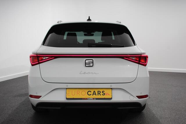 Seat LEON Sportstourer 1.0 TSI Style Nieuw Type ! Navigatie Climate control Cruise adaptive Led Virtual Cockpit Lichtmetalen Velgen Parkeer sensoren Getinte ruiten