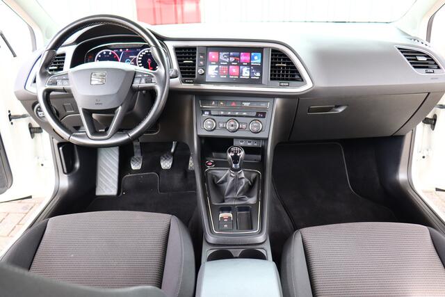 Seat LEON ST 1.0 EcoTSI Style Business Intense O.a: Pdc, Camera, Park.hulp, 17 Inch L.m., Key-Less, Clima, Cruise, Carplay, etc.. Rijklaar! All-in prijs.