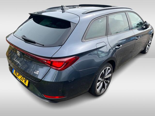 Seat LEON Sportstourer 1.4 TSI eHybrid PHEV FR / Panorama dak / Memory / Full Led / Suede bekleding / Camera / 18 Inch
