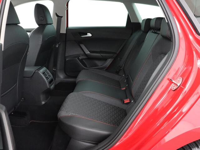 Seat LEON 1.4 TSI eHybrid PHEV FR | SOH 97,5% | Stoelverwarming | Adaptive cruise | Sfeerverlichting | Navigatie | Parkeerhulp | Full LED | Stuurverwarming | Bluetooth | Plug In