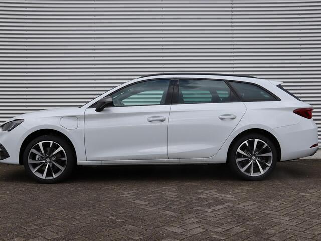 Seat LEON Sportstourer FR PHEV First Edition 1.5 TSI eHybrid | 204 PK | Automaat | Achteruitrijcamera | Adaptieve cruise control | Navigatie |