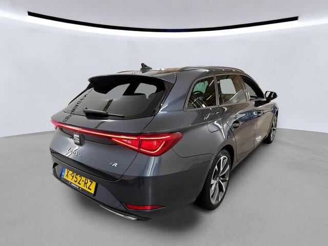 Seat LEON Sportstourer 1.5 eTSI 150pk FR Business Tech DSG Automaat Winter+ Tech pakket / Navigatie / Clima / Carplay / Parkeersensoren / 18"LM Velgen