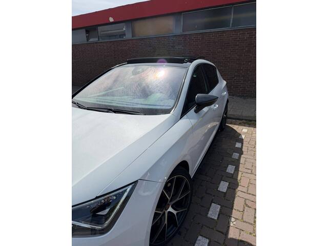 Seat LEON 2.0 TSI CUPRA Ultimate Edition 290PK KANON SCHUIFDAK,20INCH,CAMERA,NAVI,CRUISE,VIRTUAL