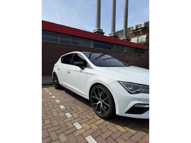 Seat LEON 2.0 TSI CUPRA Ultimate Edition 290PK KANON SCHUIFDAK,20INCH,CAMERA,NAVI,CRUISE,VIRTUAL