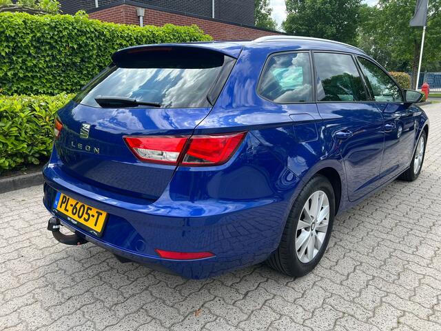 Seat LEON ST 1.0 EcoTSI Style Business Intense trekhaak, cruise, carplay, clima