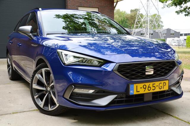 Seat LEON Sportstourer 1.5 eTSI FR Business Intense Automaat/Led/Pdc/Ecc/Virtual Cockpit/Cr-Control adaptief/Privacy-Glass/18-Inch Lmv/Trekhaak-Wegklapbaar/Apple Carplay/Android Auto