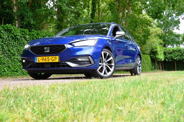 Seat LEON Sportstourer 1.5 eTSI FR Business Intense Automaat/Led/Pdc/Ecc/Virtual Cockpit/Cr-Control adaptief/Privacy-Glass/18-Inch Lmv/Trekhaak-Wegklapbaar/Apple Carplay/Android Auto
