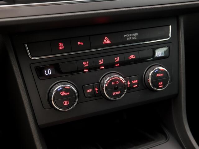 Seat LEON 1.0 TSI Sport (APPLE CARPLAY, GROOT NAVI, CLIMATE, PARKEERSENSOREN, KEYLESS, SPORTSTOELEN, GETINT GLAS, CRUISE, NIEUWSTAAT)