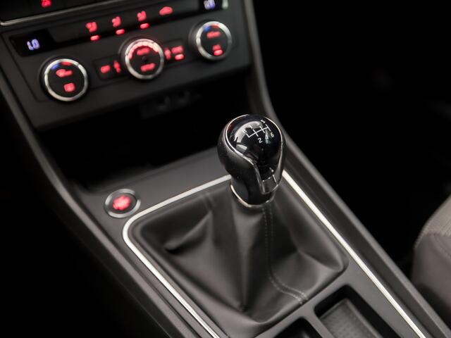 Seat LEON 1.0 TSI Sport (APPLE CARPLAY, GROOT NAVI, CLIMATE, PARKEERSENSOREN, KEYLESS, SPORTSTOELEN, GETINT GLAS, CRUISE, NIEUWSTAAT)