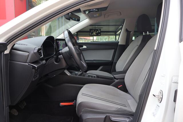Seat LEON Sportstourer 1.5 TSI Style Launch Edition | Black Optic | Virtual Cockpit | Camera | Origineel NL |