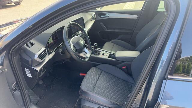 Seat LEON Sportstourer 1.5 TSI 150pk FR Launch Edition / Navigatie / Apple Carplay / Parkeersensoren
