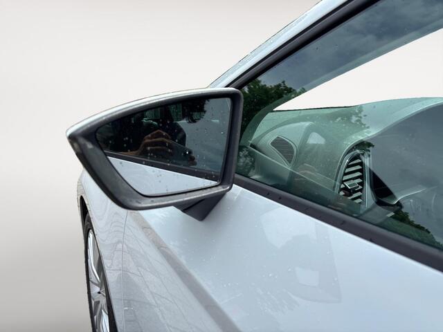 Seat LEON ST 1.0 EcoTSI Style Business Intense | Climate | Cruise | Camera | Trekhaak | LM Velgen |