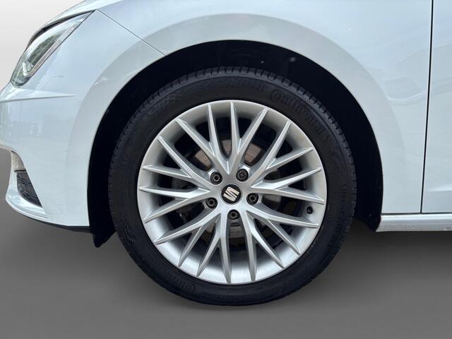 Seat LEON ST 1.0 EcoTSI Style Business Intense | Climate | Cruise | Camera | Trekhaak | LM Velgen |