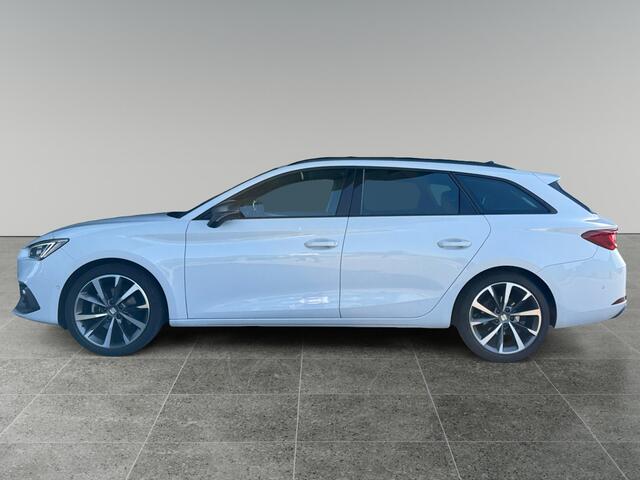 Seat LEON Sportstourer 1.5 eTSI 150pk DSG FR Business Intense 18 inch lichtmetaal | Achteruitrijcamera | Adaptive Cruise Control