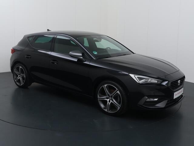 Seat LEON 1.5 TSI FR Launch Edition | 150 PK | Adaptive Cruise Control | Achteruitrijcamera | Keyless Entry | Navigatiesysteem |