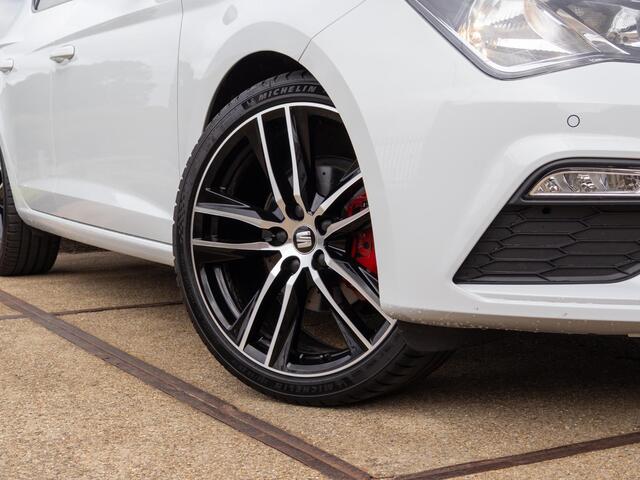 Seat LEON 1.5 TSI FR Business Intense ACC 19" Beats Camera
