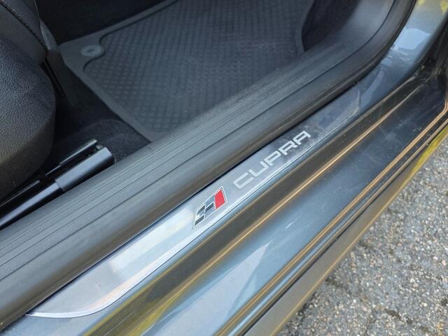 Seat LEON 2.0 TSI Cupra 300: Performance Pack, schaal stoelen PANO