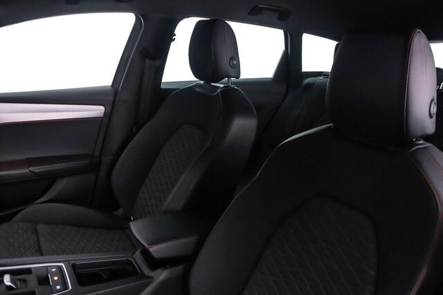 Seat LEON FR Business 1.5 TSI eHybrid 204pk DSG Automaat Trekhaak, Adaptive cruise control, Achteruitrijcamera, Navigatie, Stoelverwarming, LED koplampen, Parkeersensoren
