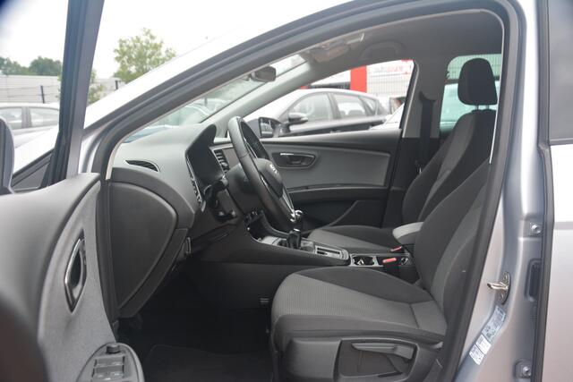 Seat LEON ST 1.0 EcoTSI Style Business Intense | Navigatie | Cruise | Carplay | PDC | Trekhaak | NL auto!! |