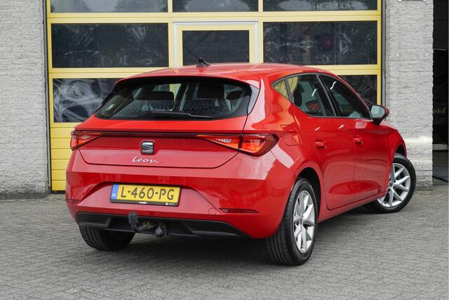 Seat LEON 1.0 TSI 5drs Reference BJ2021 Lmv 16" | Led | Trekhaak | App-Connect | Climate control | Cruise control | Getint glas