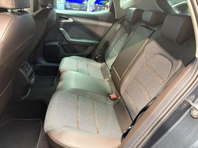 Seat LEON 1.5 eTSI FR Business Intense | Camera | Stoelverwarming | Climate control |