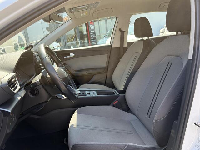Seat LEON Sportstourer 1.5 eTSI Style | Stoelverwarming | Trekhaak | Stuurverwarming |