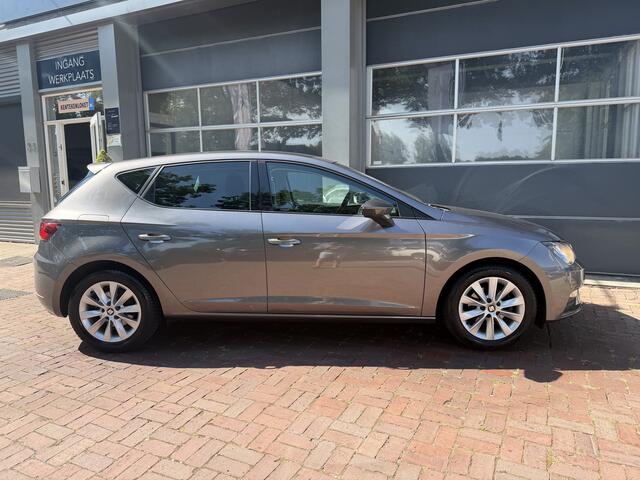 Seat LEON 1.0 EcoTSI Style Business Intense Automaat 2017 Navi,16Inch,Cv,Cruise