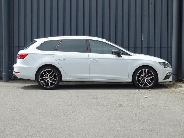 Seat LEON ST 1.5 TSI FR Business Intense Automaat | Full LED | Pano | Apple Carplay&Android Auto