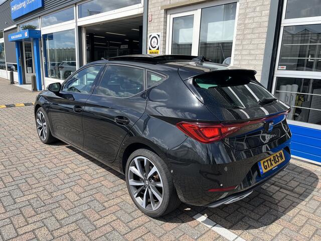 Seat LEON 1.4 TSI eHybrid PHEV FR / AUTOMAAT/ PANO/ ALCANTARA/ FULL LINK/ ACC/ DCC/ PARK.SENSOR.V+A/ CAMERA/ STUUR+STOELVERWARM./ MEMORY SEAT/ DODEHOEK/ KEYLESS/ DIGITAL DASH/ NAVI/ DAB/ CLIMA/ LED/ 18'' LMV