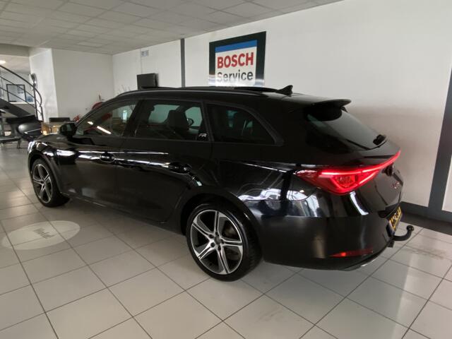 Seat LEON Sportstourer 1.4 TSI eHybrid PHEV FR Business Intense Panoramadak / Trekhaak/ Carplay /