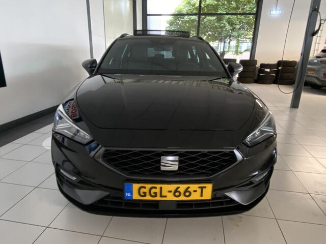 Seat LEON Sportstourer 1.4 TSI eHybrid PHEV FR Business Intense Panoramadak / Trekhaak/ Carplay /