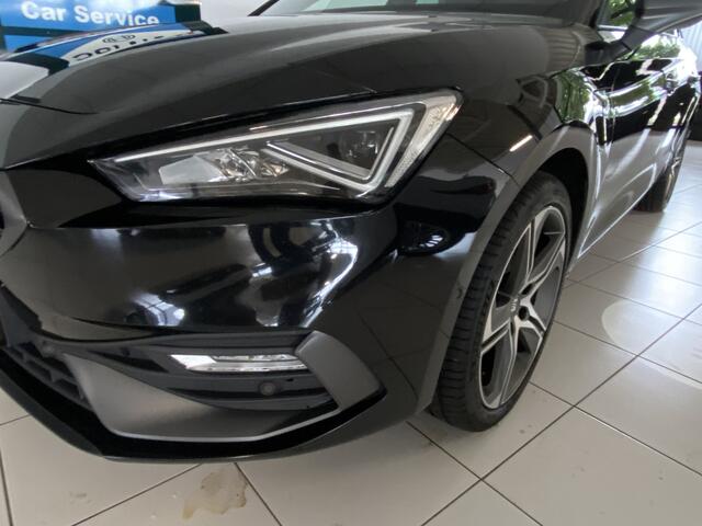 Seat LEON Sportstourer 1.4 TSI eHybrid PHEV FR Business Intense Panoramadak / Trekhaak/ Carplay /