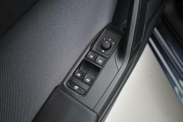 Seat LEON Sportstourer 1.5 TSI e-Hybrid Style Business Intense | Rijklaar | 102.1%SOH | Dig. Cockpit | Adapt. Cruise | Stoel-Stuurverw. | Camera+PDC | Keyless | NAV+App.Connect | Elek. Klep | 17'' V