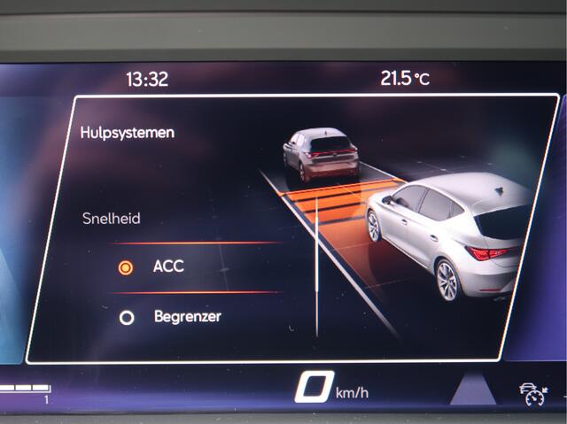 Seat LEON 1.0 TSI Style | Parkeersensoren | ACC | Camera |