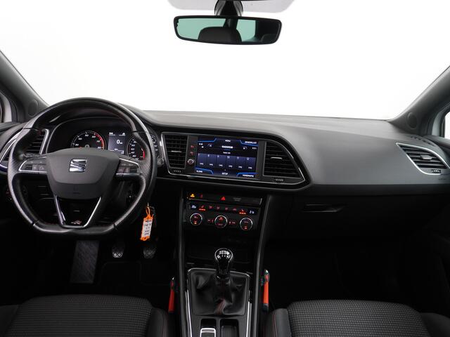 Seat LEON ST 1.5T 131pk FR Apple Carplay Android Sport-St Full Link Zwarte-Hemel LED Trekhaak Navi LMV 17" Dual-ECC Privacy Glass DAB LED Cruise Control1.5 TSI SEAT Full Link Mirror-link Stoel-Verwarmd Sproeiers-Verwarmd Licht+Regen-Sensor Koplamp-Sproeiers Voice-C