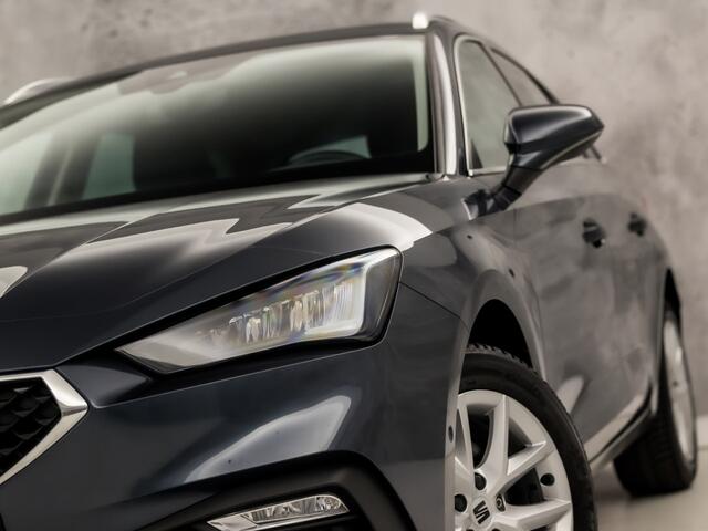 Seat LEON 1.5 TSI Sport (4 CILINDER, APPLE CARPLAY, GROOT NAVI, CAMERA, GETINT GLAS, SPORTSTOELEN, ADAPTIVE CRUISE, KEYLESS, NIEUWSTAAT)