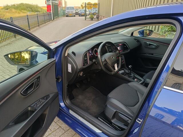Seat LEON 1.5 TSI Style Business Intense | Airco | Navigatie | Cruise controle | Trekhaak |