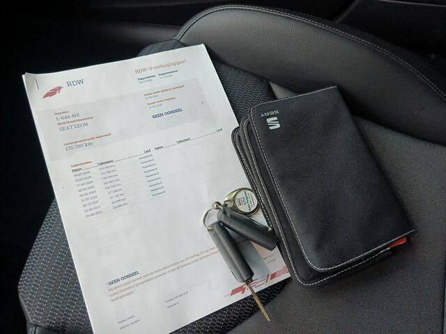 Seat LEON 1.5 TSI Style Business Intense | Airco | Navigatie | Cruise controle | Trekhaak |