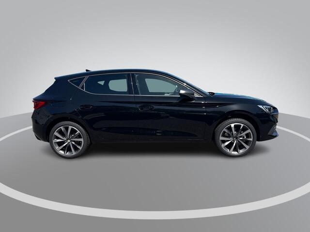 Seat LEON FR Business 1.5 TSI eHybrid 150 kW / 204 PK Hb | Safe & Driving Pack | Metallic Lak | 18'' Lichtmetalen Velgen | Herwaardering!!