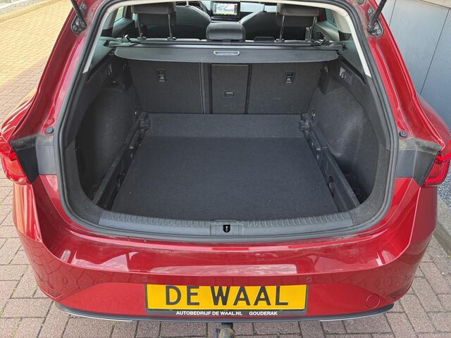 Seat LEON Sportstourer 1.5 eTSI FR Business SCHUIFDAK/LEDER/VIRTUAL/TREKH.WEGKLAPBAAR
