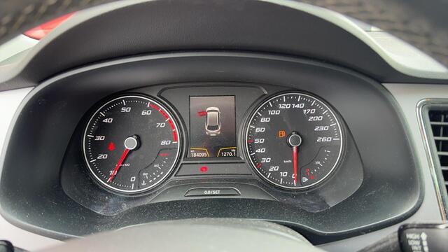 Seat LEON ST 1.0 EcoTSI Style Business Intense DRIEM VV / CARPLAY / KEYLESS / NAVI / CLIMA / PDC / BLUETOOTH / CRUISE / NL-AUTO